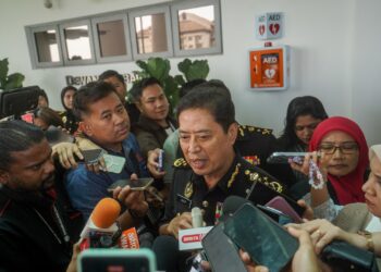 AZAM Baki ditemui pemberita selepas Sesi Libat Urus Pasukan Petugas Khas Agensi-Agensi Penguatkuasaan Malaysia (Matf): Way Forward di Putrajaya hari ini-UTUSAN/FAISOL MUSTAFA