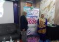 DR. Rohana (kanan) semasa merasmikan Hari Buah Pinggang Sedunia 2026 di Kubang Kerian, Kota Bharu, Kelantan.