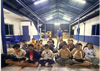 PATI warganegara Myanmar yang dicekup PGA dalam serbuan di Chabang Empat, Tumpat, Kelantan kelmarin.