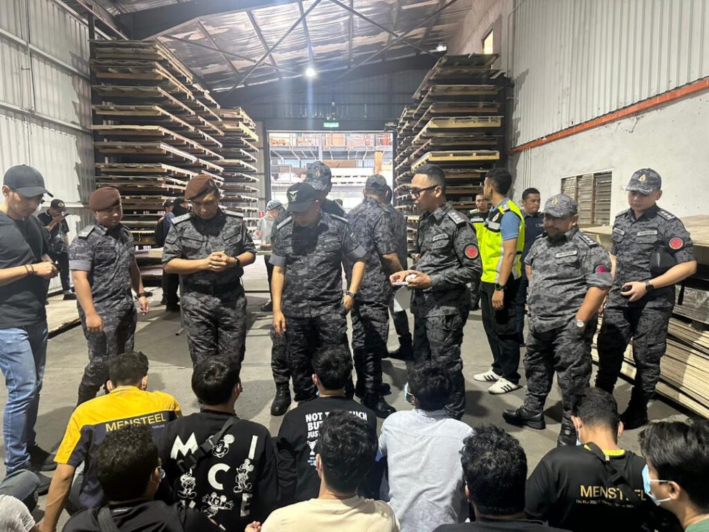 133 PATI ditahan kerja kilang secara haram