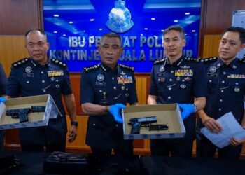 FADIL Marsus ketika sidang media kes samun bersenjata dan menyamar sebagai penjawat awam dan perkembangan kes rusuhan serta khianat di sebuah pusat hiburan di ibukota. -UTUSAN/ M. FIRDAUS M. JOHARI