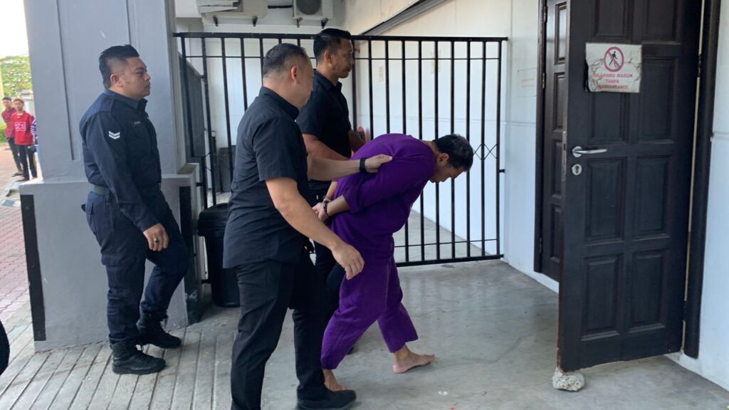 Bapa rogol dua anak dipenjara 165 tahun, 110 sebatan