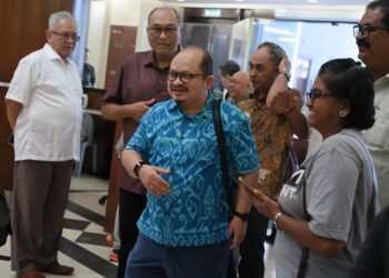 Bekas Setiausaha Politik Kanan Perdana Menteri, Datuk Seri Shamsul Iskandar Mohd Akin hadir bagi mendengar agar permohonan lima pertuduhan rasuah yang dihadapinya dibicarakan ketika di Kompleks Mahkamah Kuala Lumpur di sini hari ini. -UTUSAN/ AMIR KHALID