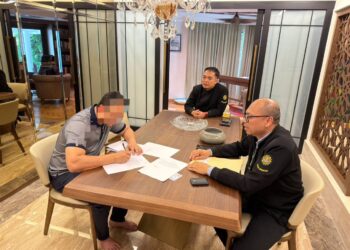 ANTARA saksi yang memberi keterangan kepada SPRM bagi membantu siasatan.