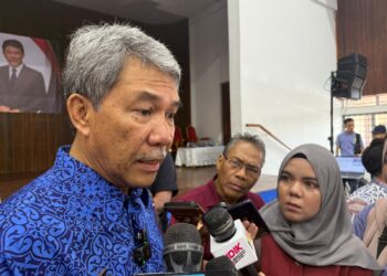 MOHAMAD Hasan ketika ditemui pemberita di Rantau, Seremban hari ini.-UTUSAN/NOR SHAFIQAH MOHD. GHAZALI.