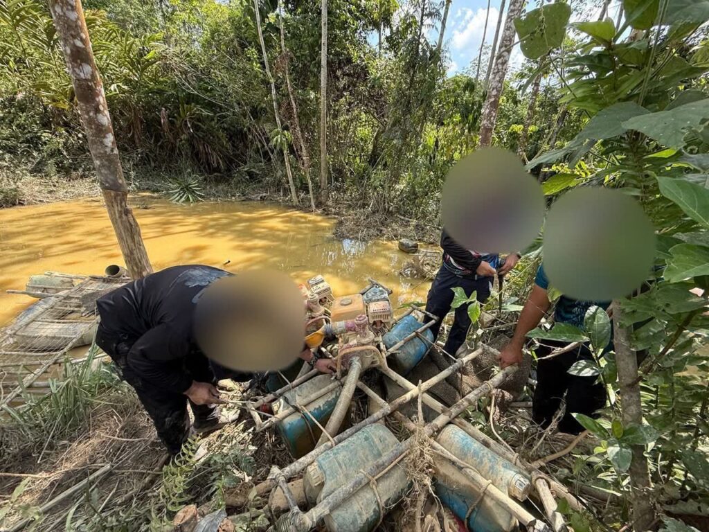 Lombong emas haram diserbu, tiga lelaki lari lintang-pukang