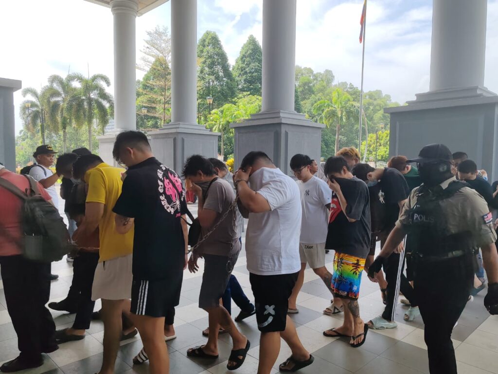 34 lelaki mengaku salah serang pusat hiburan di Cheras