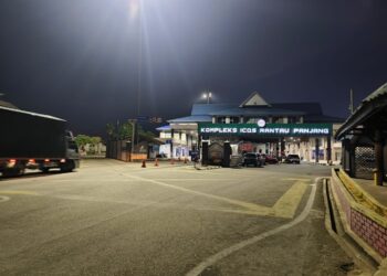 KOMPLEKS Imigresen, Kastam, Kuarantin dan Keselamatan (ICQS) Rantau Panjang, Kelantan dibuka seawal pukul 6 pagi setiap hari -UTUSAN/YATIMIN ABDULLAH