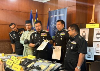 ZAKARIA Shaaban ketika sidang akhbar di Putrajaya.