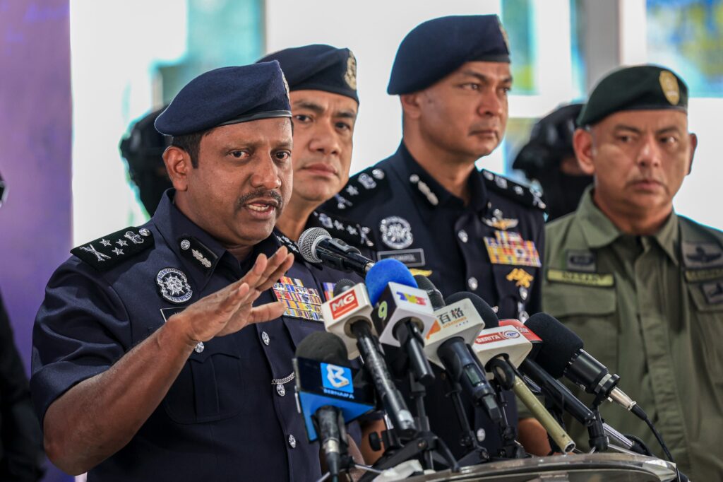 Dua lelaki cuba pasarkan vape berisi dadah fentanyl ditahan