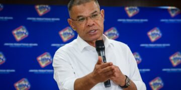 Menteri Dalam Negeri, Datuk Seri Saifuddin Nasution Ismail di  Majlis Dokumentasi Inisiatif Mekar Didik dan Kaunter Lorong di Sekolah Bimbingan Jalinan Kasih (SBJK), Chow Kit di sini, hari ini.