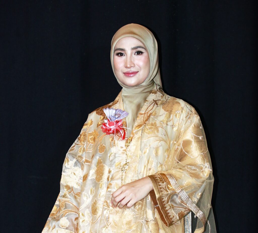 Kongsi kisah keluarga, saya bukan mahu menunjuk diri bagus – Ozzlyn Wati