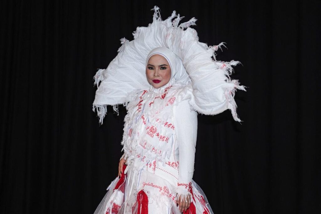 AJL40 SA: Busana tuala Good Morning Aina Abdul ada simbolik peribadi