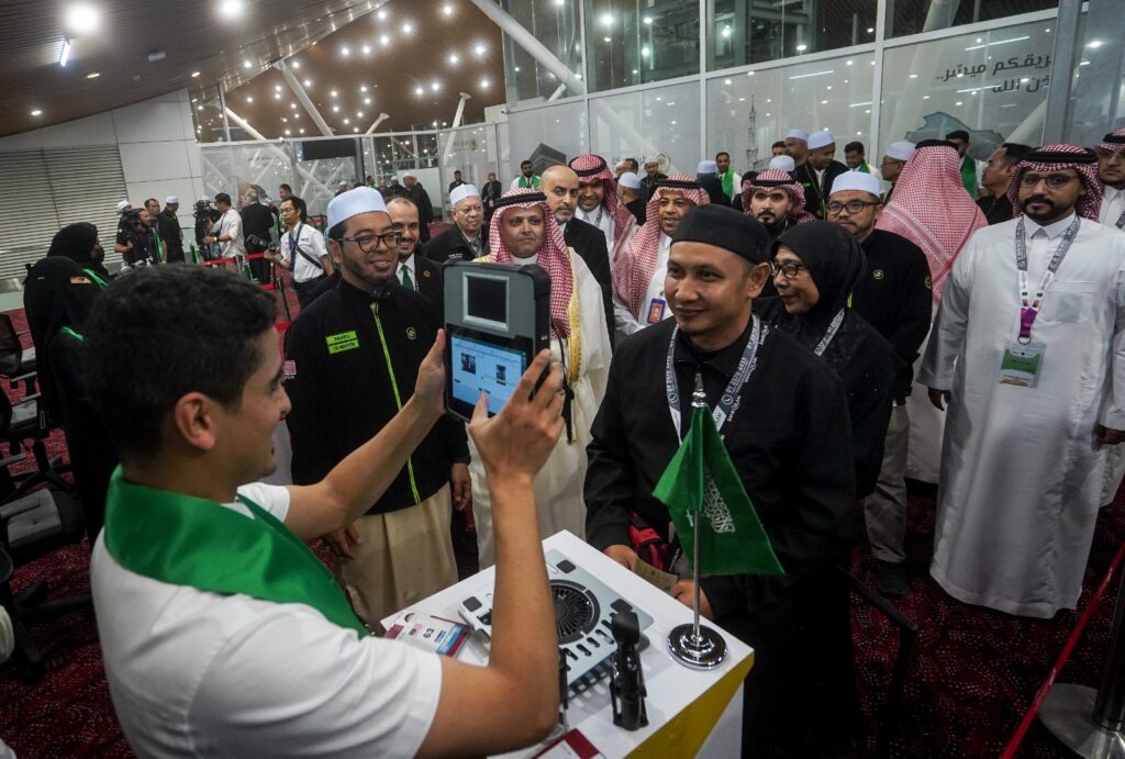 284 jemaah haji kumpulan pertama berlepas ke Tanah Suci