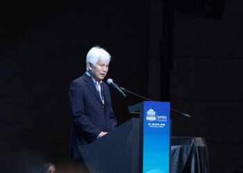 ASMAT Kamaludin sewaktu berucap dalam Majlis Perasmian Pame­ran Perkhidmatan Pertahanan Asia (DSA) 2026 & Pameran Keselamatan Kebangsaan (NATSEC) 2026 di Pusat Pameran dan Dagangan Antarabangsa Malaysia (MITEC) di sini, hari ini.- UTUSAN/AMIR KHALID