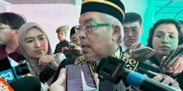 MK Ibrahim Abd. Rahman ketika ditemui pemberita selepas Istiadat Persidangan Pertama (Perasmian) Penggal Keempat DUN Negeri Sembilan Ke-15 hari ini.