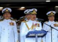 Asisten Ketua Staf Sumber Manusia Markas Tentera Laut, Laksamana Muda Muhamad Shakir Salleh (tengah) menyampaikan ucapan pada Upacara Istiadat Perbarisan sempena sambutan Hari Tentera Laut Diraja Malaysia (TLDM) ke-92 peringkat Lembah Klang di KD Sri Gombak di sini hari ini.
