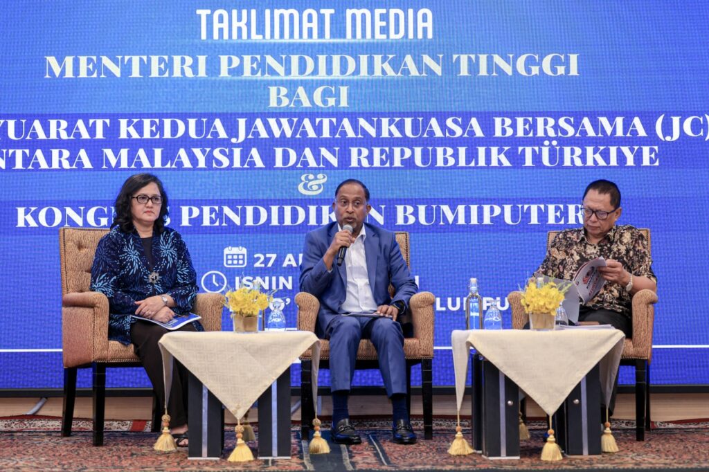 KPT teliti penstrukturan semula prauniversiti