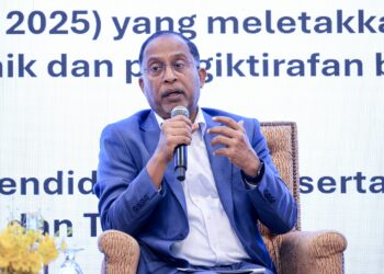 MENTERI Pendidikan Tinggi, Datuk Seri Dr Zambry Abd Kadir bercakap pada Taklimat Media bagi Mesyuarat Kedua Jawatankuasa Bersama (JC) Antara Malaysia - Republik Turkiye dan Kongres Pendidikan Bumiputera di Menara Dato Onn di sini hari ini