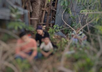 EMPAT PATI  warganegara Myanmar (PATI) termasuk seorang kanak-kanak ditahan oleh PGA selepas  bersembunyi di kawasan semak di Kampung Ketil, Pengkalan Kubor, Tumpat, Kelantan semalam.