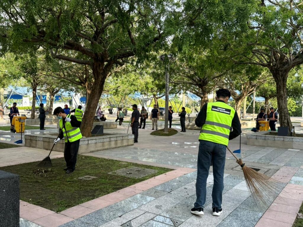 130 penjawat awam terima notis buang sampah