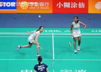 Pearly-Thinaah mudah menewaskan beregu Taiwan, Yin Hui-Jhih Yun pada pusingan pertama Kejohanan Badminton Asia di Ningbo, China, hari ini. - Ihsan BAM