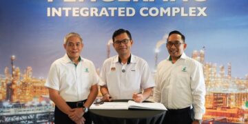 AKMAL Nasrullah Mohd. Nasir mengadakan lawatan ke Pengerang Integrated Complex (PIC) semalam.