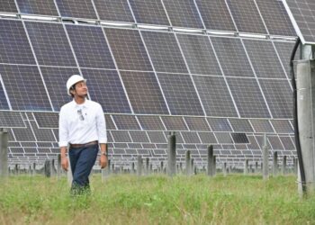 MALAYSIA perlu mengurangkan kebergantungan kepada bahan api import dengan mempercepat peralihan kepada tenaga boleh diperbaharui serta mengamalkan kecekapan tenaga.