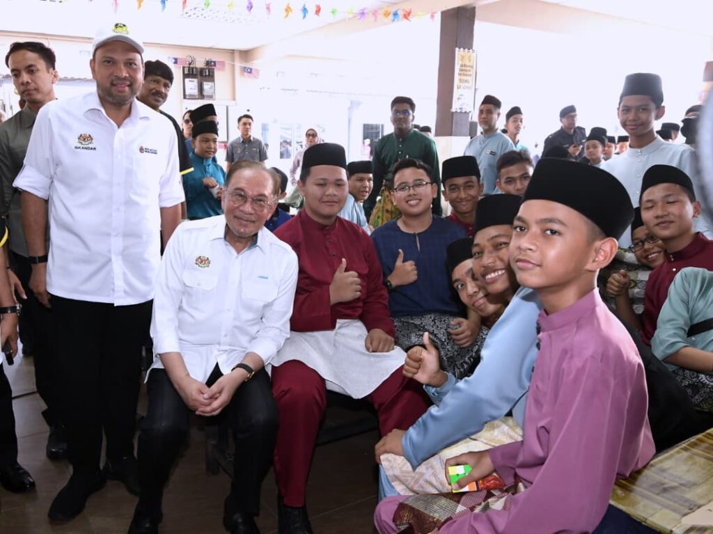 Kerajaan tanggung subsidi petrol, diesel RM6 bilion sebulan