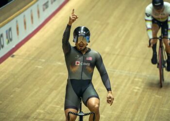 DATUK Azizulhasni Awang memenangi acara keirin lelaki akhir pada Piala Dunia Trek 2026 di Velodrom Nasional Malaysia di Nilai, hari ini. - UTUSAN/ISKANDAR ISHAK