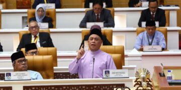 SAARANI Mohamad ketika Sidang Dewan Undangan Negeri (DUN) Perak di Bangunan Perak Darul Ridzuan, di Ipoh hari ini.