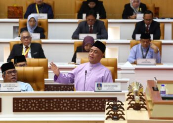 SAARANI Mohamad ketika Sidang Dewan Undangan Negeri (DUN) Perak di Bangunan Perak Darul Ridzuan, di Ipoh hari ini.