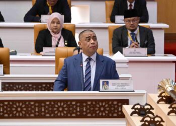 SAARANI Mohamad  pada Sidang Dewan Undangan Negeri (DUN) Perak hari ini.