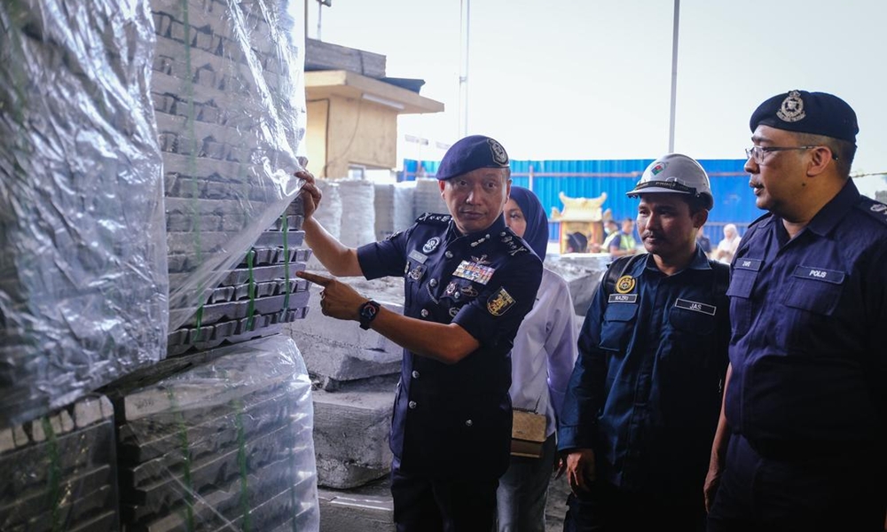 110 premis haram proses e-waste di Klang digempur