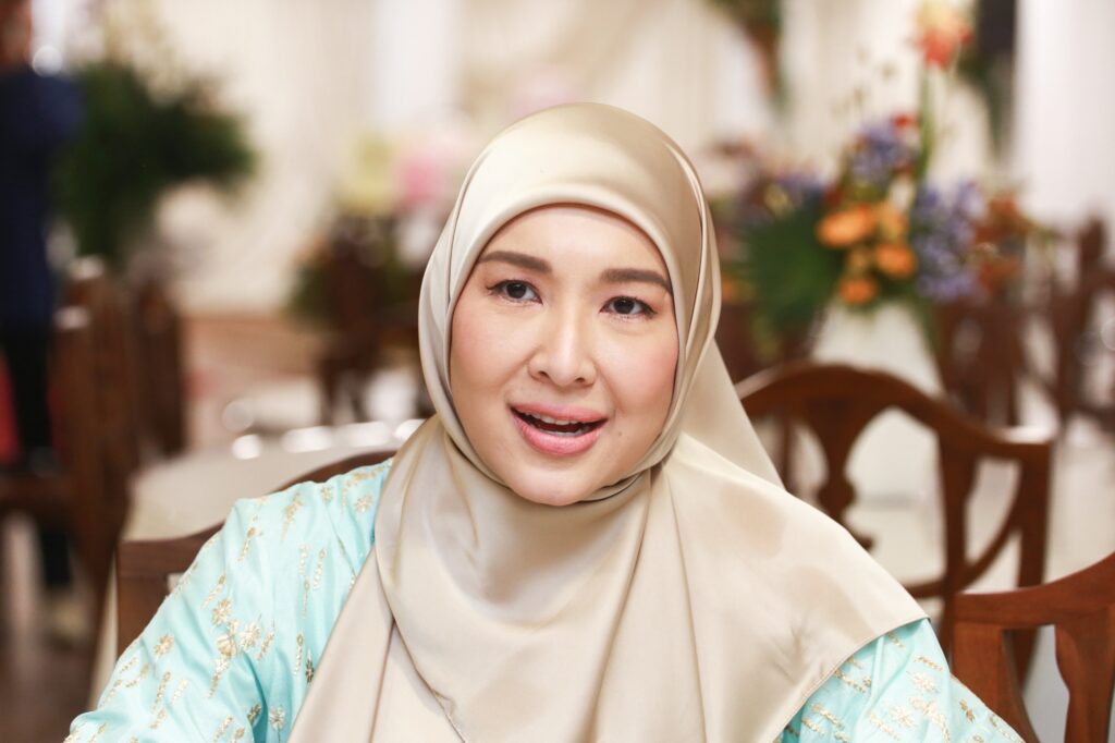 Saya bukan membenarkan perbuatan Harris – Intan Ladyana