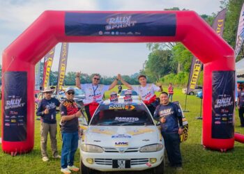 AZRUL Azhar Norbakari dan juruarah, Muhamad Irfan Noor Azman mewakili pasukan AA Motorsports -Darsa Lube Consertium Team dari Perlis terus mencipta sensasi apabila muncul juara bagi kategori M1 kejohanan Rally Sprint 2026 yang berlangsung pada 25 dan 26 April lalu di Tanamera Rally Park, Sungai Buloh.-UTUSAN