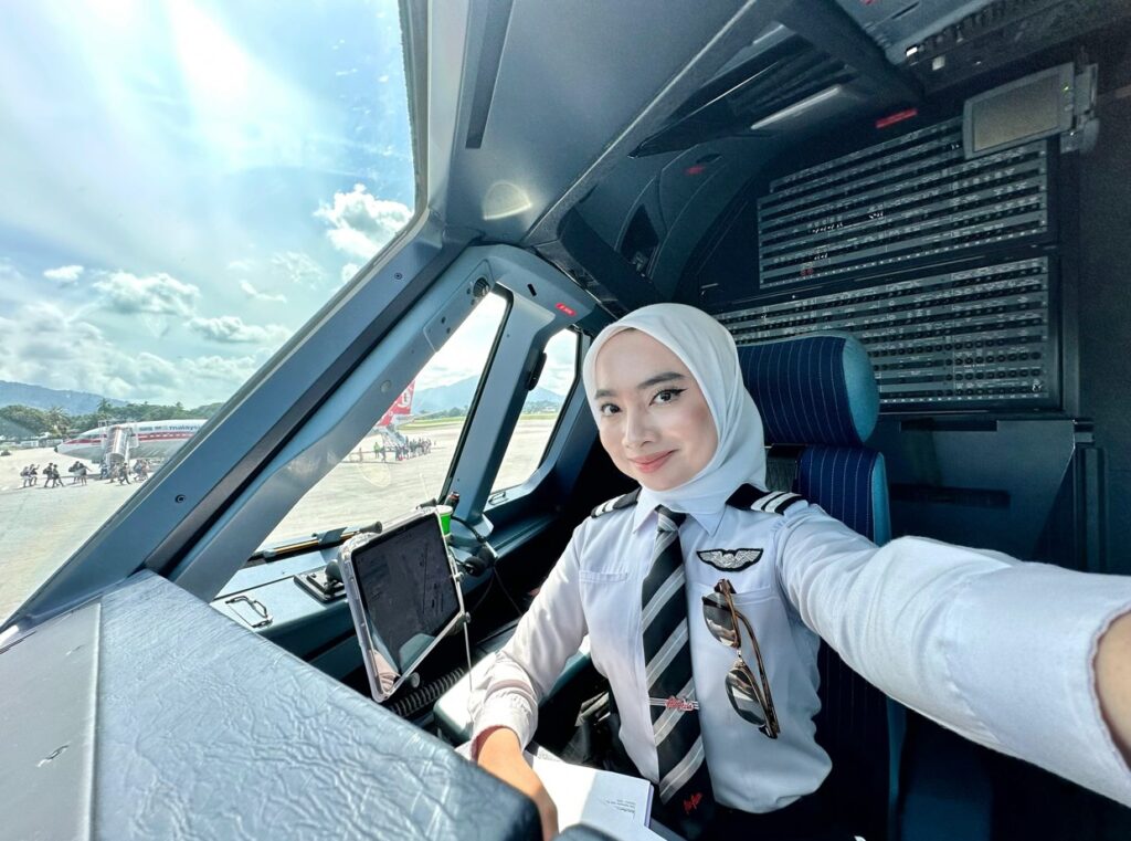 Dulu penumpang, sekarang saya pemandu pesawat itu – Farah Rose