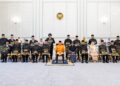 SERAMAI 14 orang hakim menerima surat cara pelantikan sebagai Hakim Mahkamah Persekutuan, Hakim Mahkamah Rayuan dan Hakim Mahkamah Tinggi dalam satu istiadat di Istana Negara, hari ini. - Facebook/Sultan Ibrahim Sultan Iskandar