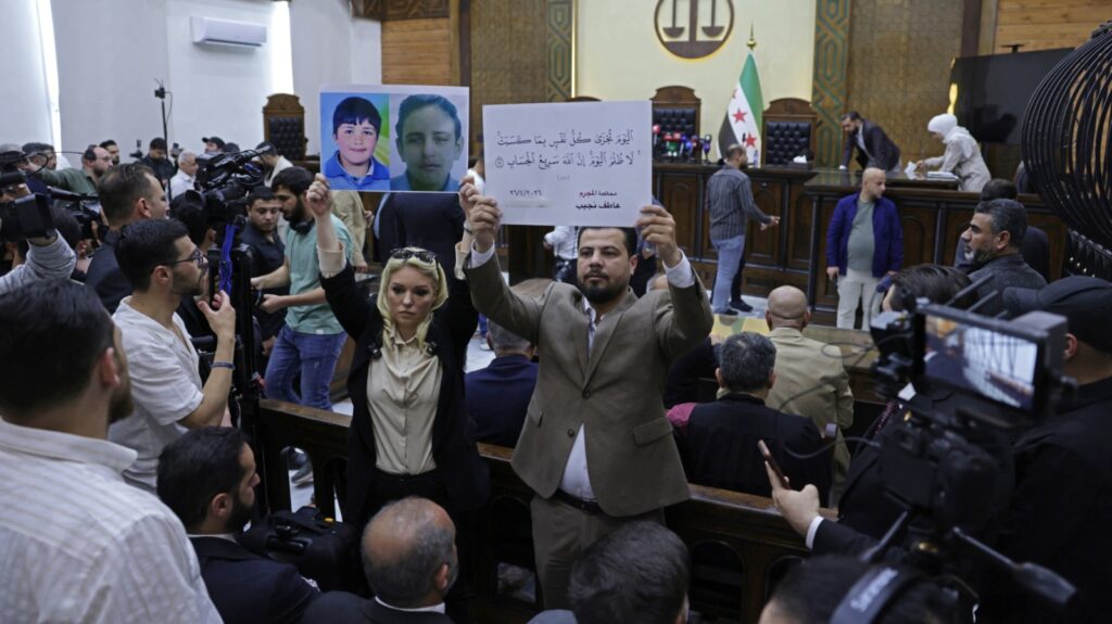 Perbicaraan pertama pegawai era pemerintahan Assad bermula