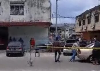 TANGKAP layar video tular kejadian tembak yang mengorbankan tiga mangsa di sebuah restoran di bandar Kota Tinggi, hari ini.