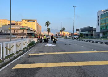 PEJALAN kaki warga emas maut selepas dirempuh motosikal ketika melintas di Jalan Kampar berhampiran pasar raya di Ipoh.