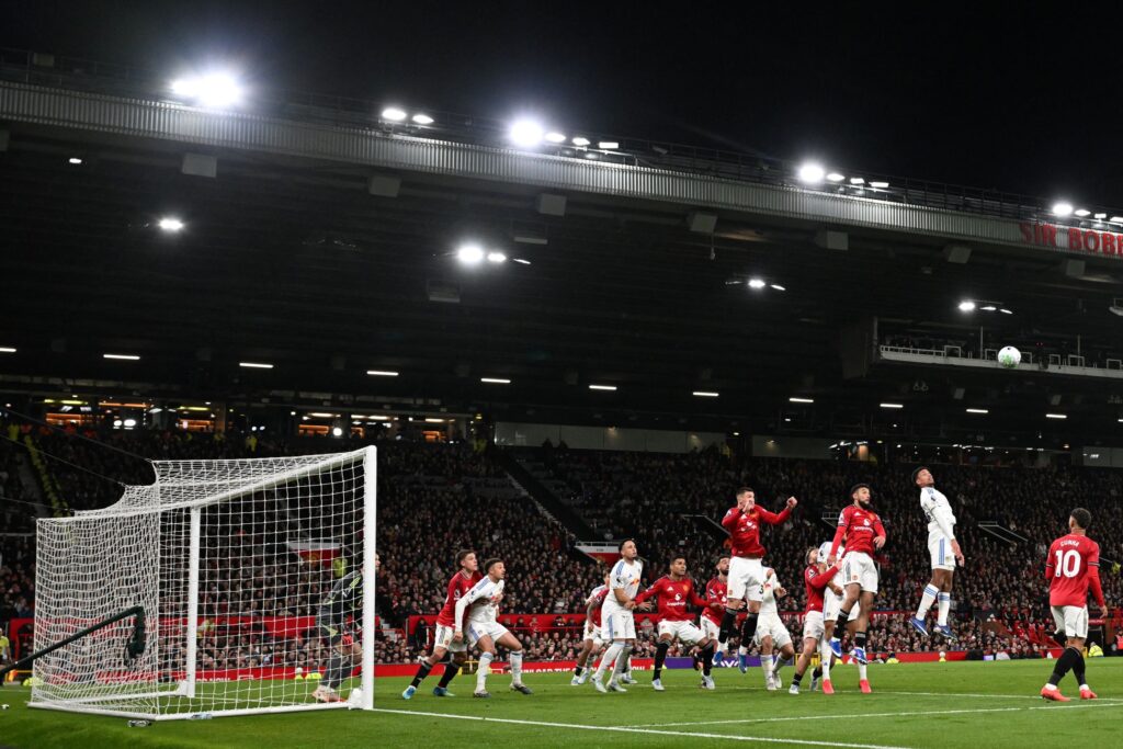 Leeds gegar Old Trafford