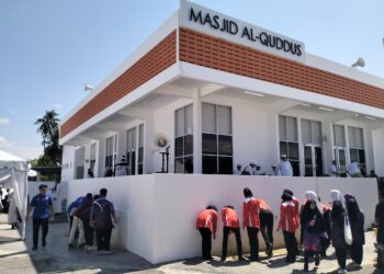 MASJID A-Quddus, Kampung Gong Chapa, Pasir Puteh, Kelantan dijangka siap tahun hadapan selepas menerima bantuan dari Kerajaan Persekutuan. - UTUSAN/ROHANA ISMAIL