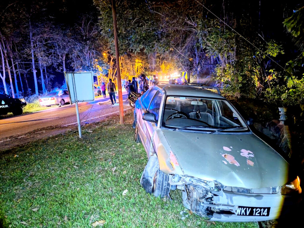 Pelajar Kolej Komuniti Masjid Tanah maut, motosikal bertembung kereta