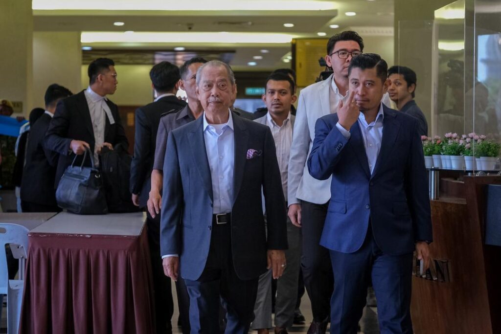 Bersatu terima cek RM800,000 pada hari sama – Saksi