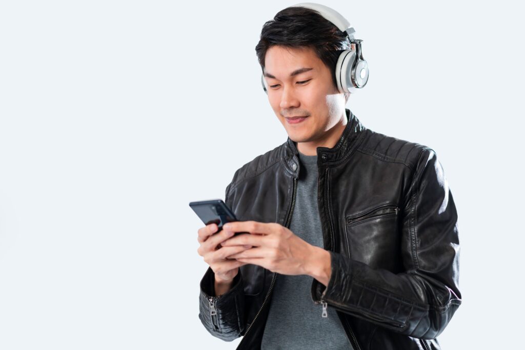 Guna fon telinga lebih 80 minit sehari boleh jejas pendengaran