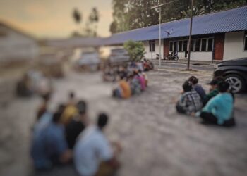 SEBAHAGIAN pendatang asing tanpa izin (PATI) warganegara Myanmar ditahan Pasukan Gerakan Am (PGA)  semasa menaiki kenderaan di Kampung Buloh Poh, Melor, Kota Bharu, Kelantan.