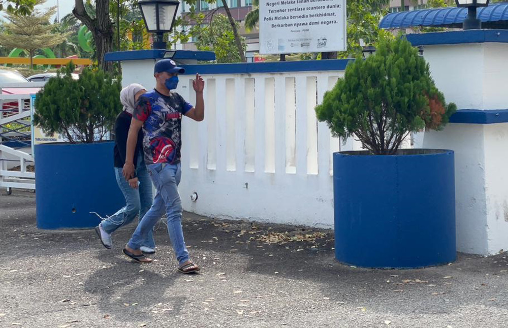 Pemandu bas beri alasan, riba kerana teman wanita teruja belajar pandu bas