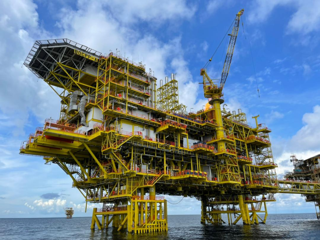 Harga tenaga kekal tinggi, tingkat segmen huluan Petronas