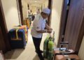 MUHAMMAD Fauzi Muniran melakukan persiapan terakhir sebelum ketibaan jemaah haji Malaysia dari Madinah ke hotel penginapan Al-Tayseer, Mekah.